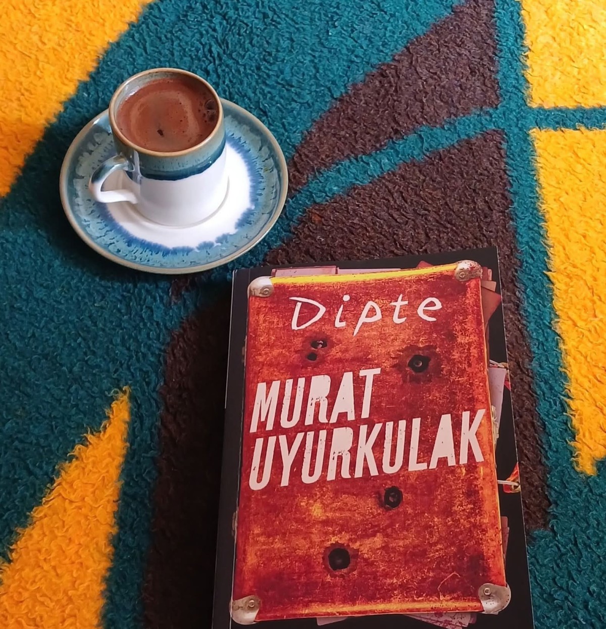 Bir Kitap: Dipte - Murat Uyurkulak / Alican Ger 
