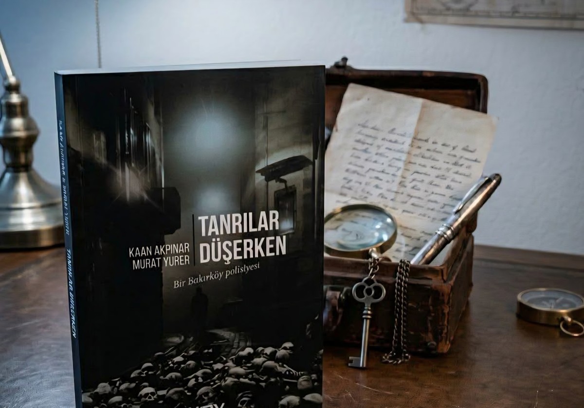 Bir Kitap: Tanrılar Düşerken Kaan Akpınar - Murat Yürür / Alican Ger